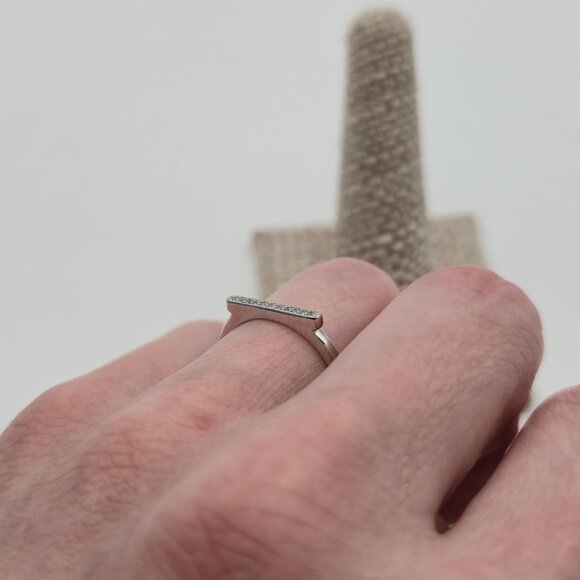 Size 7 Sterling Silver Bar Cubic Zirconia Gems Ring A3885 - Picture 5 of 9